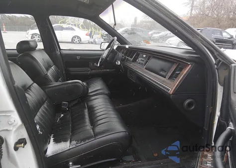 1990 Lincoln Town Car from USA, damaged, VIN 1LNCM81FXLY752938